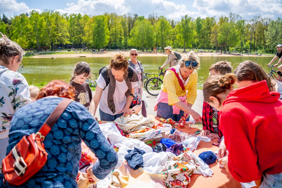 Łódź. Piknik w Arturówku. Łodzianie rozpoczęli majówkę 2025 nad wodą