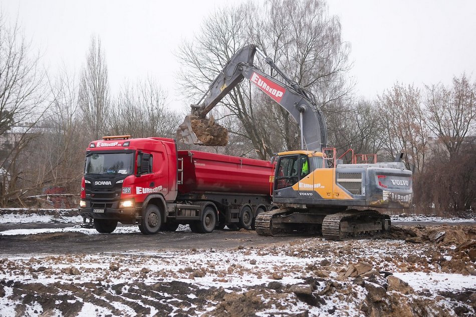 Łódź. Pierwsze koparki na budowie przy Pabianickiej