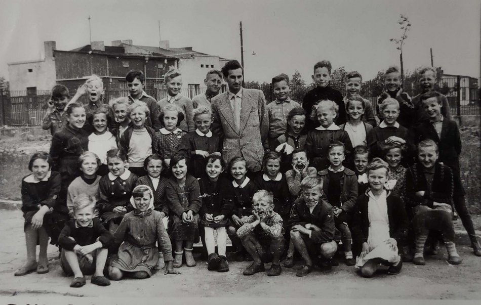 Łódź. Szkoły i uczniowie w Łodzi w dawnych latach. Wyjątkowy klimat na starych fotografiach!