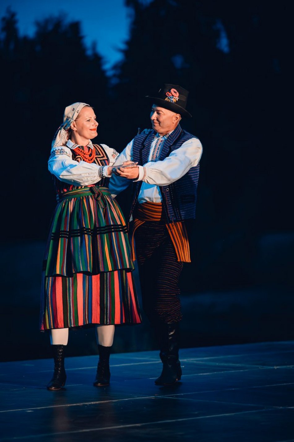 Łódź. Noc Świętojańska w Ogrodzie Botanicznym w Łodzi. Magia światła, natury i folkloru