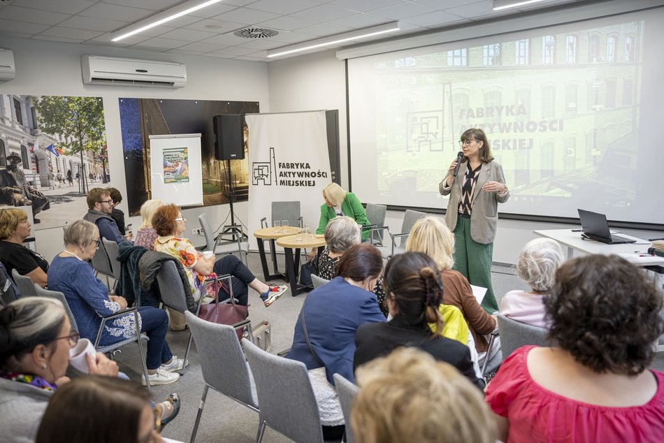 Łódź. Przyjdź na Akademię Świadomego Seniora w Łodzi i sprawdź, jak zadbać o cyfrowe bezpieczeństwo