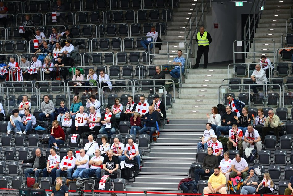 Łódź. Kibice na meczu ŁKS Commercecon Łódź z ITA TOOLS STAL Mielec. Byłeś/aś?