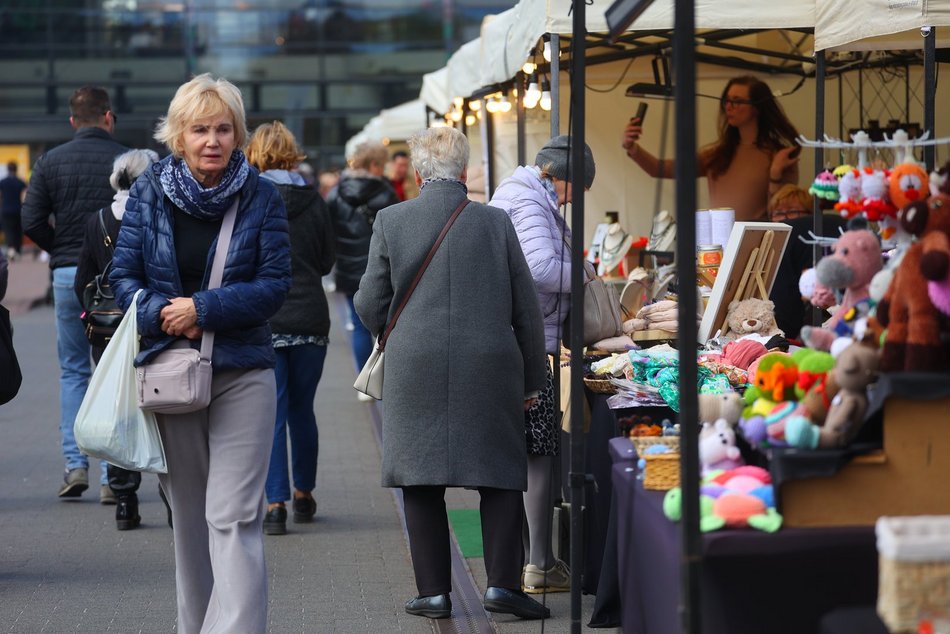 Łódź. Niedziela na targach rękodzieła w Manufakturze
