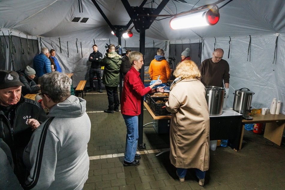 Łódź. Namiot Pełen Ciepła