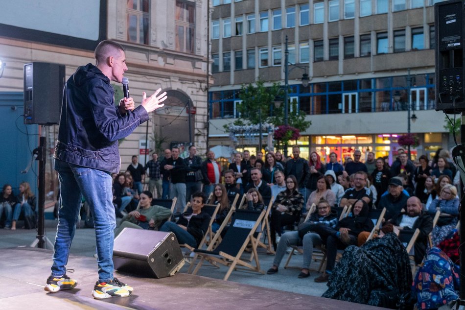 Łódź. Kolejny Stand-up Piotrkowska w Łodzi. Publiczność znowu dopisała!