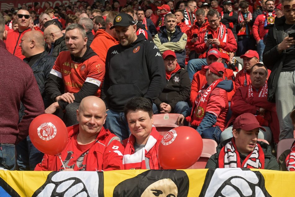 Łódź. Kibice na meczu Widzew Łódź - Bruk-Bet Termalica Nieciecza. Byłeś/aś? Znajdź się w galerii!