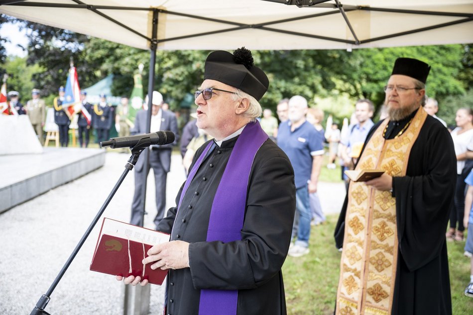 Piknik militarny w parku Helenów
