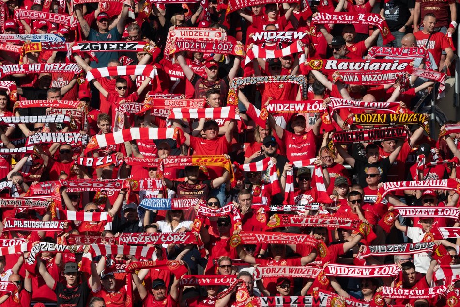 Kibice na meczu Widzewa Łódź z Piastem Gliwice
