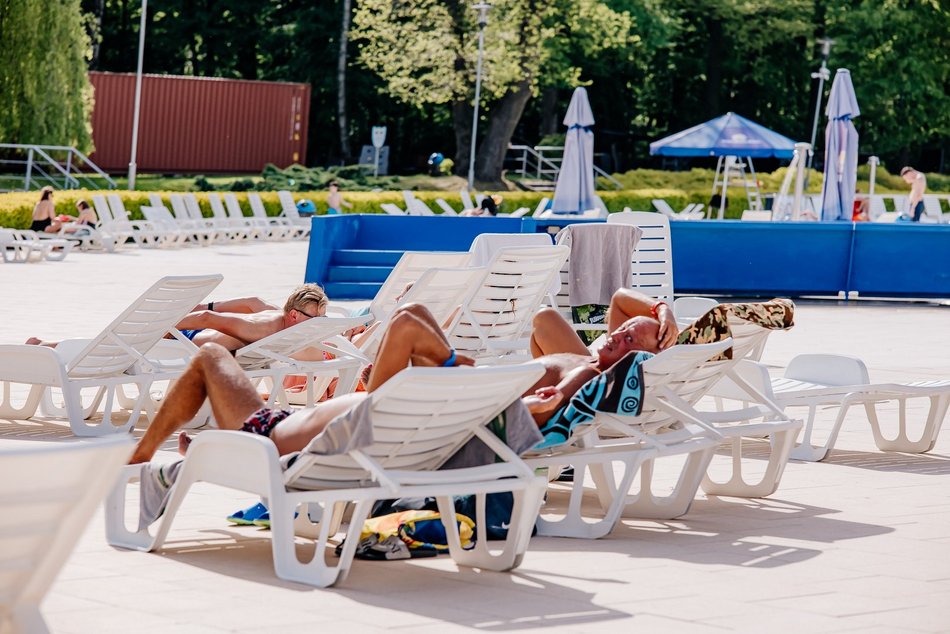 Aquapark Fala w majówkę - baseny zewnętrzne, zjeżdżalnia kamikaze