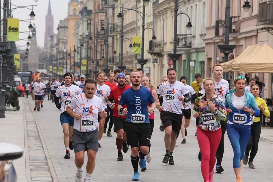 DOZ Maraton 2023. Brałeś udział w biegu? Znajdź się na zdjęciach!
