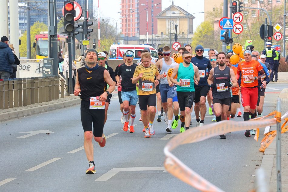 Łódź. DOZ Maraton Łódź 2026. Brałeś udział w biegu? Odszukaj się w galerii i zapisz na pamiątkę!