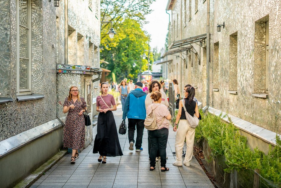 Łódź. Jazzowe Wtorki w Łodzi. Youth Jazz Band wystąpił w Pasażu Róży