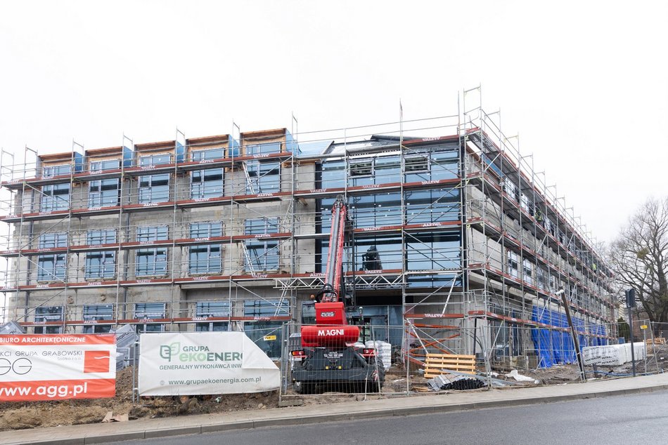 Nowe przedszkole w Nowosolnej pnie się w górę