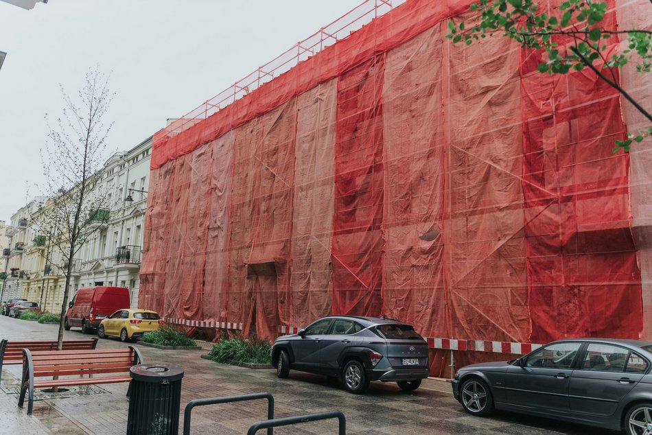 Łódź. Trwa remont kamienicy przy Włókienniczej 1 w Łodzi. To ostatni element metamorfozy ulicy!