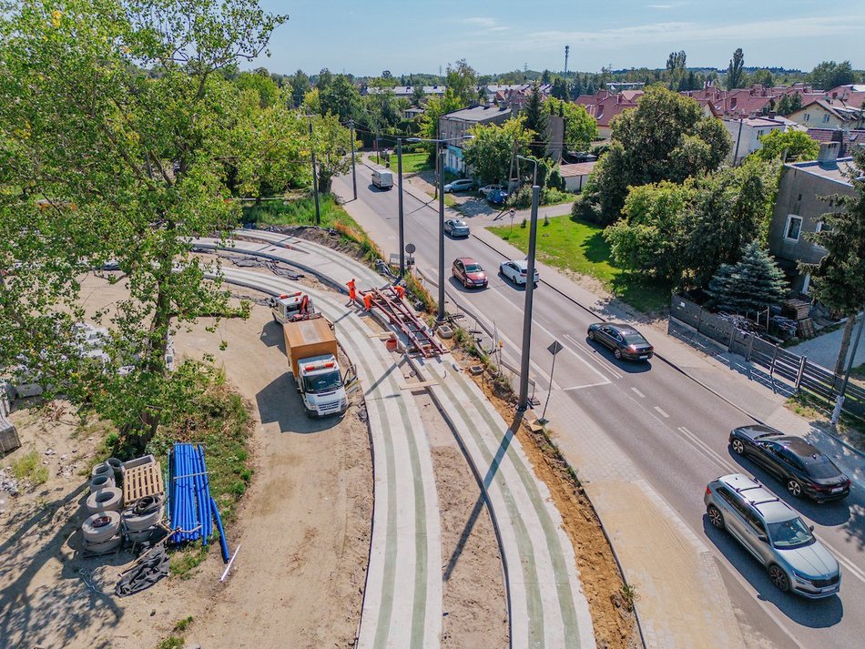 Łódź. Nowa krańcówka MPK Łódź przy Niższej w Łodzi. Widać już fundamenty i tory tramwajowe