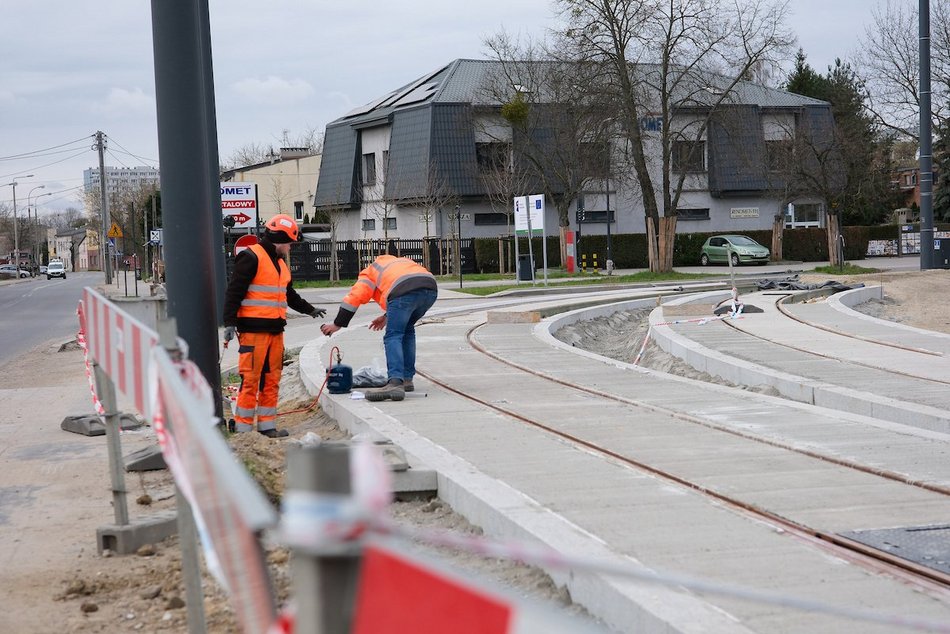 Remonty dróg na Dąbrowie w Łodzi. Wiemy, kiedy koniec prac!