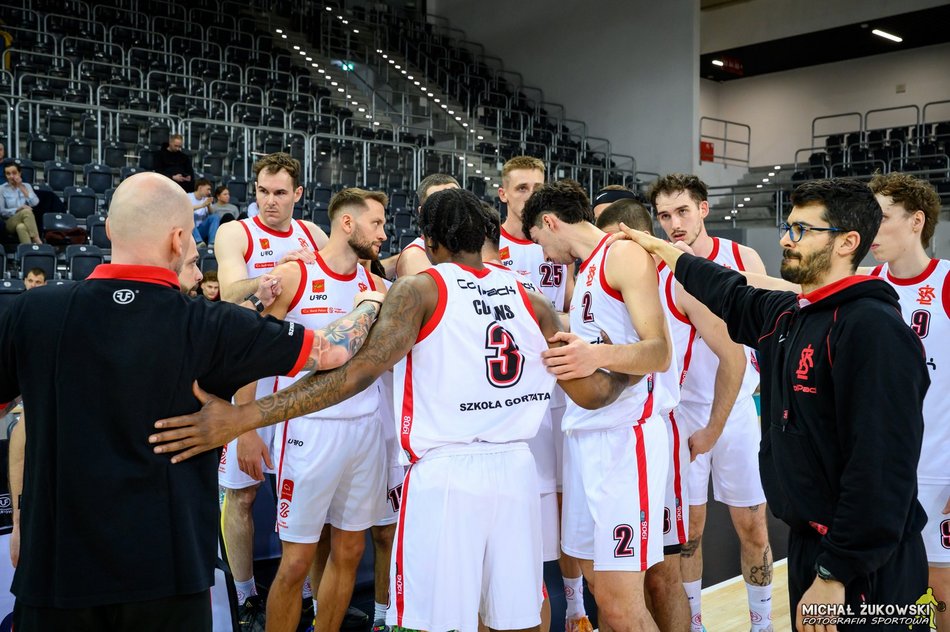 Łódź. Zbyt przyjacielscy. ŁKS Coolpack Łódź z porażką w pierwszym meczu z GKS Tychy