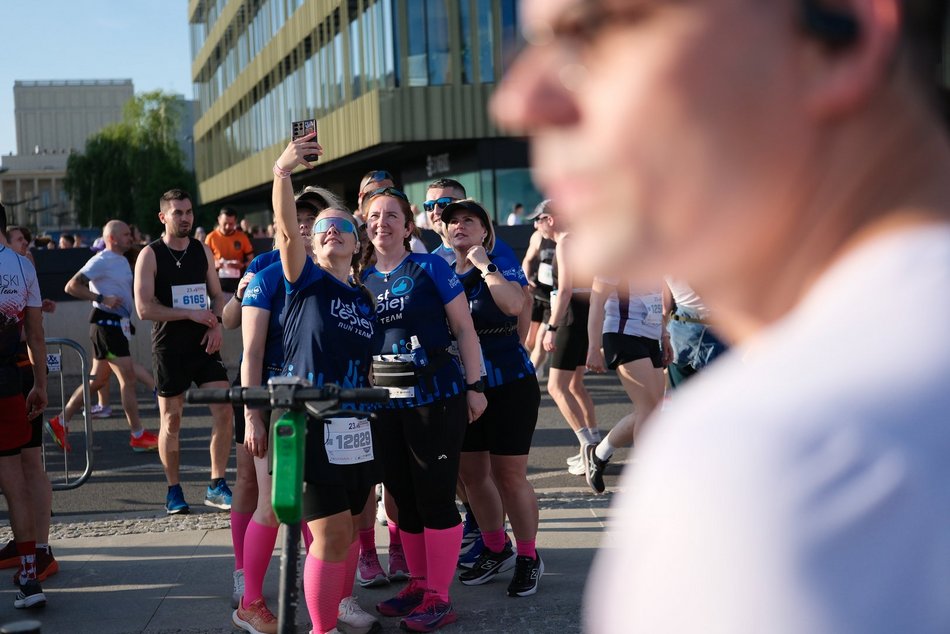 TOP 10 zdjęć z Rossmann Run 2026. Najlepsze kadry z Biegu Ulicą Piotrkowską