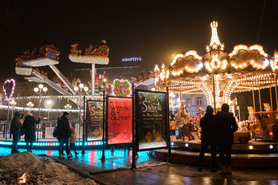 Iluminacje świąteczne w Łodzi. Zobacz najpiękniejsze ozdoby na Piotrkowskiej i placu Wolności