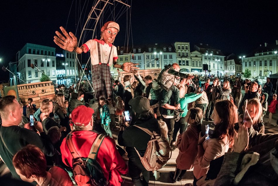Łódź. Teatr Uliczny Klinika Lalek