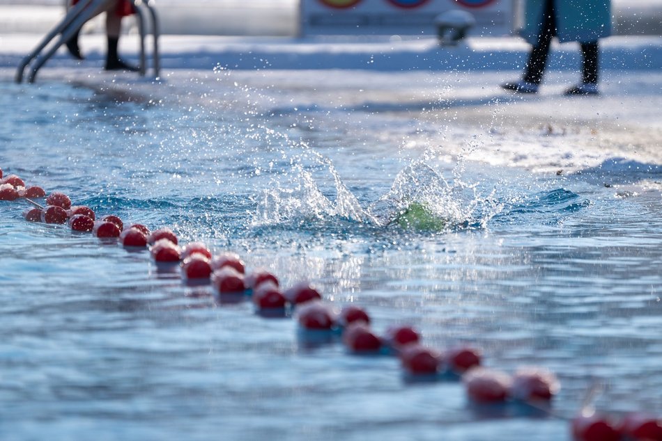 Łódź. Zimne pływanie w Aquaparku Fala w Łodzi