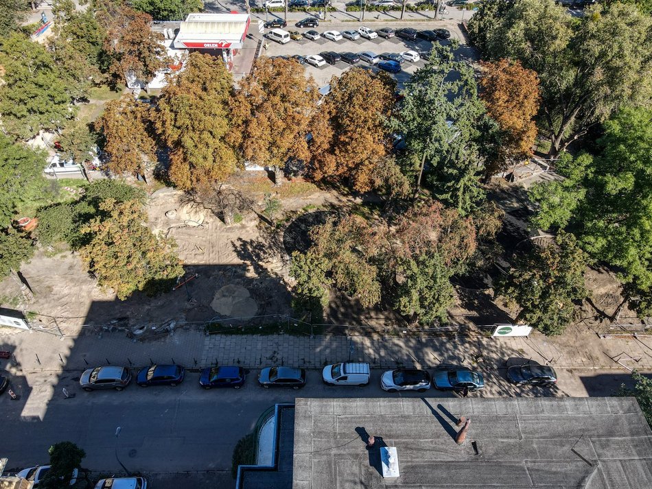 Plac Komuny Paryskiej przechodzi metamorfozę. Koniec z zaniedbanym zaułkiem