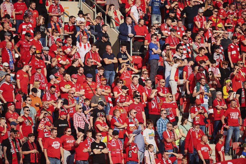 Kibice Widzewa Łódź na meczu z Koroną Kielce