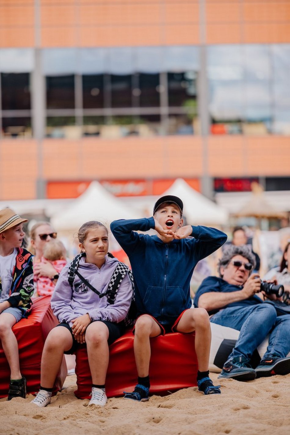 Łódź. Sławosz Uznański-Wiśniewski w kosmosie! Łodzianie oglądali start na Astropikniku w Manufakturze