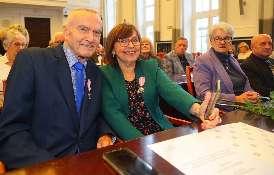 Łódź. Medale za długoletnie pożycie małżeńskie. Rekordziści są razem od 66 lat!