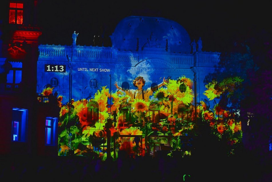 Łódź. Po prostu magia! Pałac Poznańskich zachwyca na Light Move Festival 2025