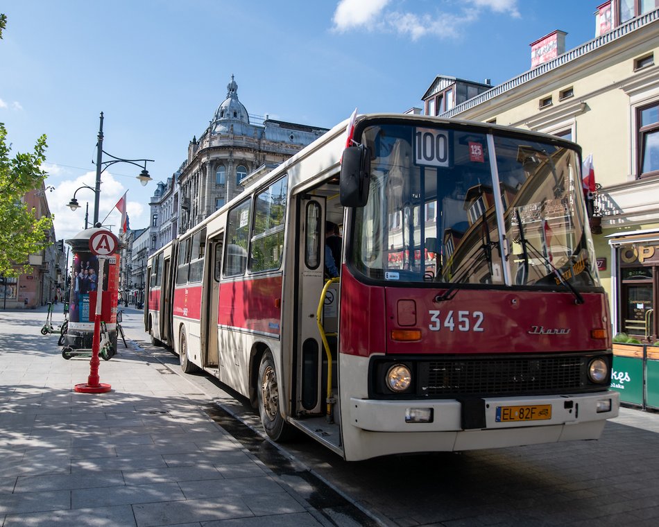 Łódź. Łódzkie Linie Turystyczne rozpoczęły sezon! Zwiedzaj Łódź zabytkowym tramwajem lub autobusem