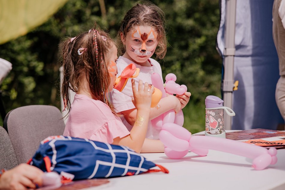 Łódź. Miejski Dzień Dziecka 2025 w Łodzi. Majka Jeżowska, dmuchańce i pokazy [ZDJĘCIA]