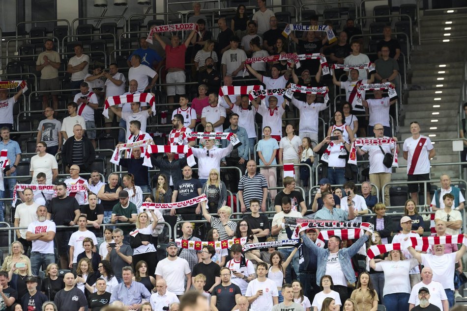 Kibice na meczu ŁKS Coolpack Łódź z Astorią Bydgoszcz