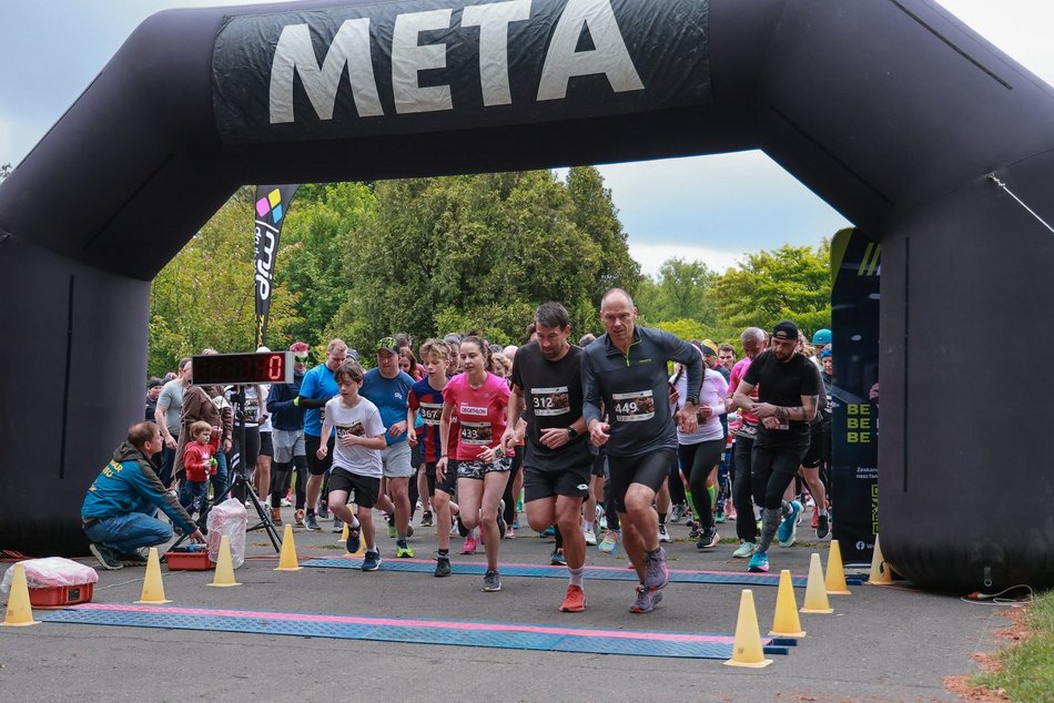 Łódź. Botaniczna Piątka. Setki łodzian pobiegły w Ogrodzie Botanicznym w Łodzi