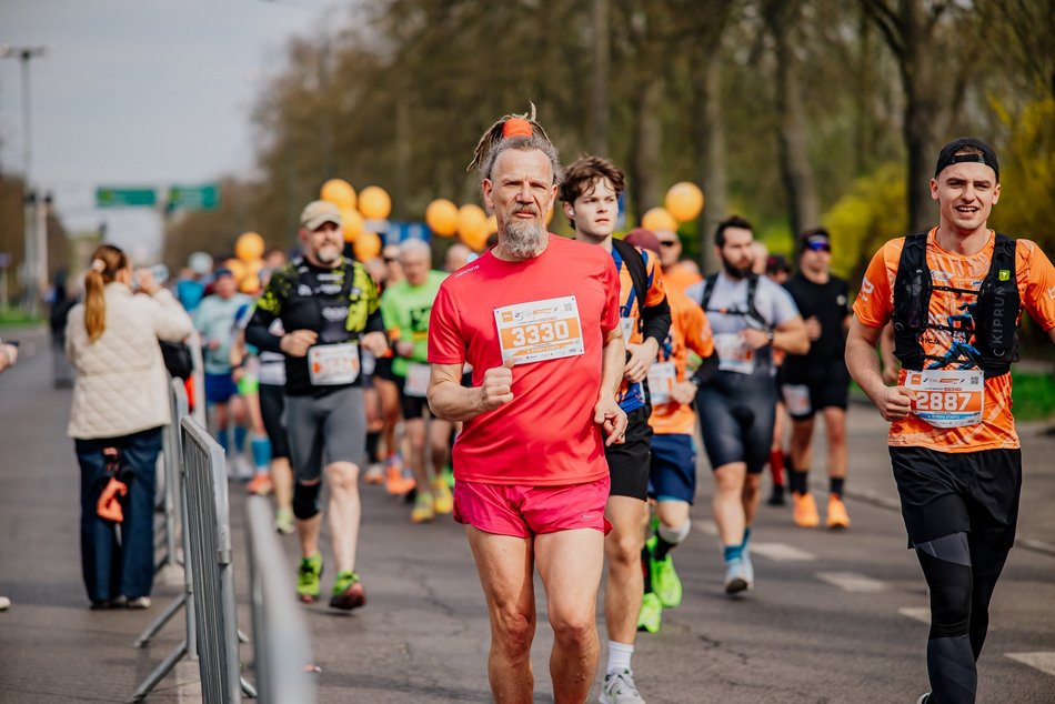 Łódź. DOZ Maraton Łódź 2026. Brałeś udział w biegu? Odszukaj się w galerii i zapisz na pamiątkę!