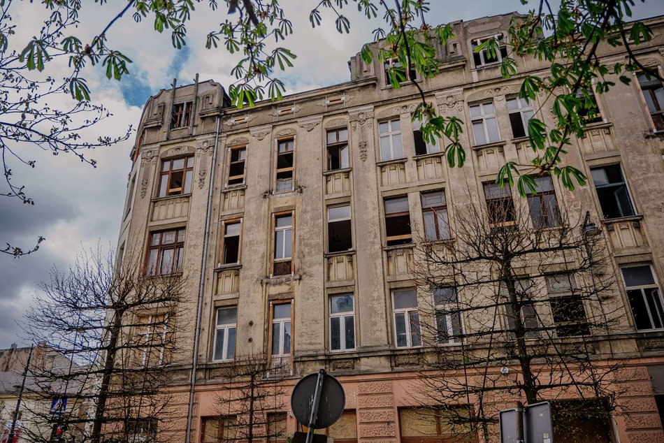 Łódź. Zmiany w ruchu przy Gdańskiej i Legionów w Łodzi. Nowy etap rewitalizacji zabytkowej ruiny