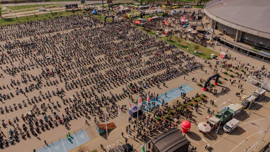 Łódź. Motocykliści opanowali Łódź! Otwarcie sezonu pod Atlas Areną i parada przez miasto