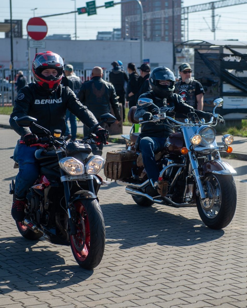 Parada motocyklistów przejechała ulicami Łodzi. Sezon rozpoczęty! Byłeś?