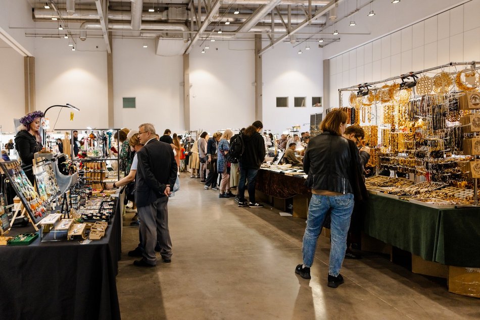 Łódź. Targi kamieni w hali Expo Łódź. Minerały, naturalna biżuteria, rękodzieło i... meteoryty!