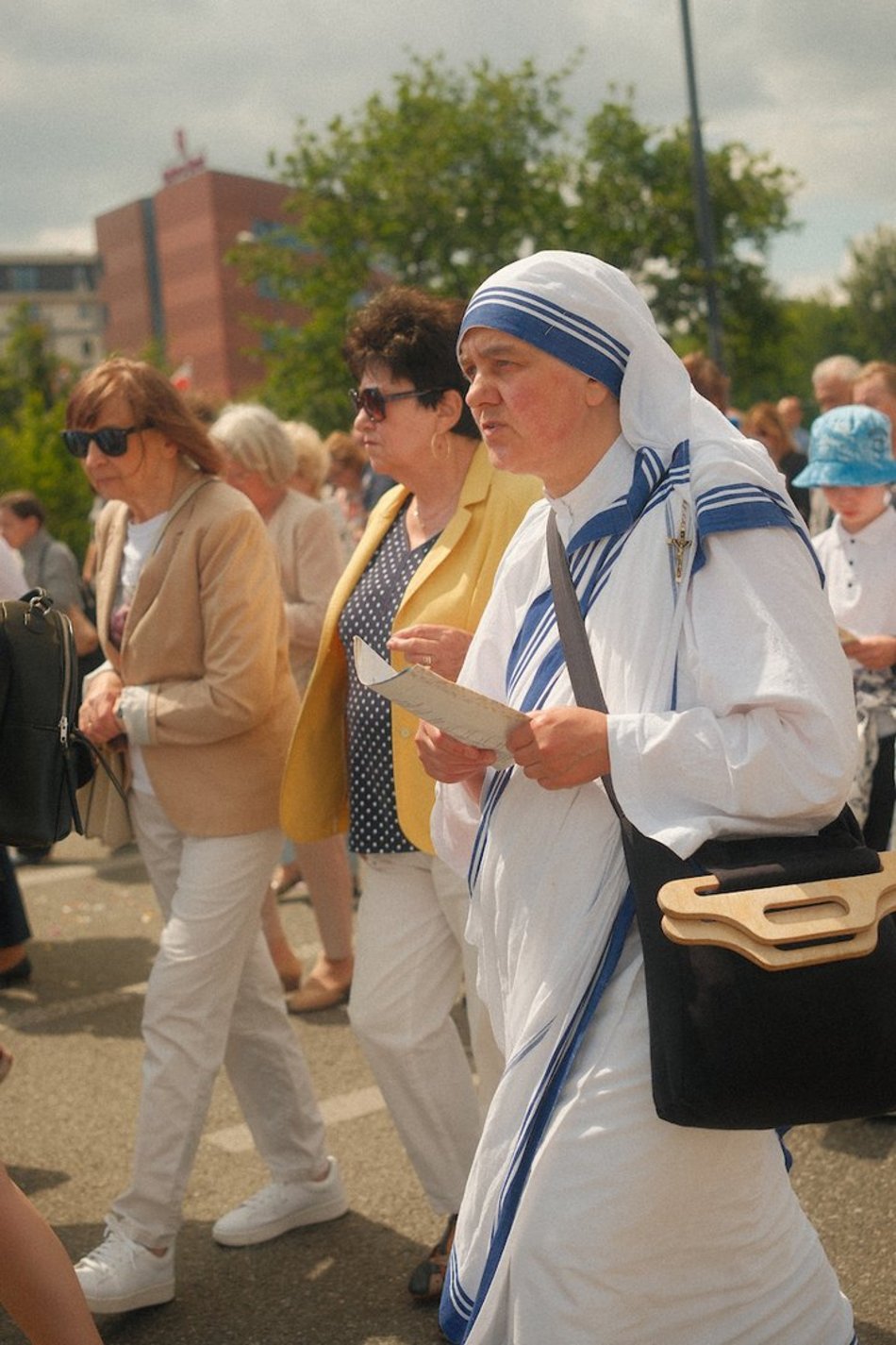 Łódź. Boże Ciało w Łodzi. Ulicami miasta przeszła procesja z kościoła M.B. Zwycięskiej
