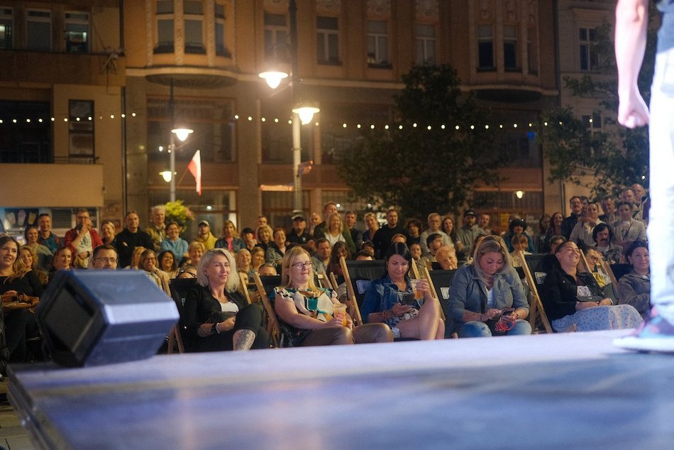 Łódź. Stand-up na Piotrkowskiej. W pasażu Schillera znów było pełno dobrego humoru