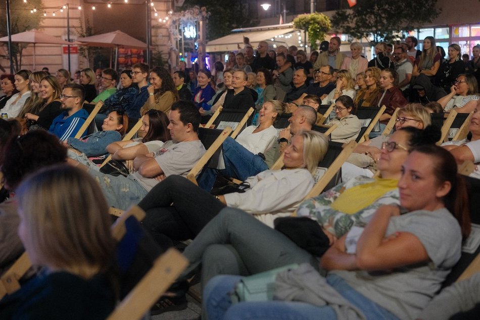 Łódź. Stand-up na Piotrkowskiej. W pasażu Schillera znów było pełno dobrego humoru