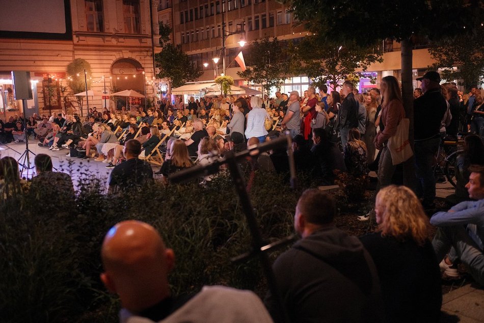 Łódź. Stand-up na Piotrkowskiej. W pasażu Schillera znów było pełno dobrego humoru