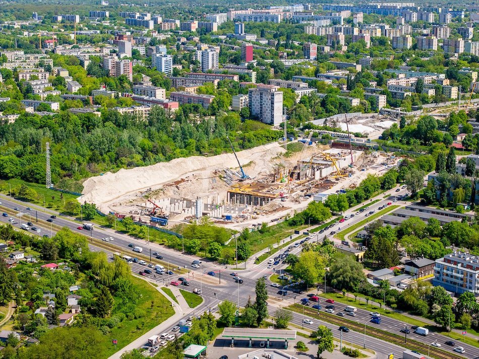 Łódź. Tunel pod Łodzią. Na stacji Łódź Koziny powstają już perony i stropy przystanku