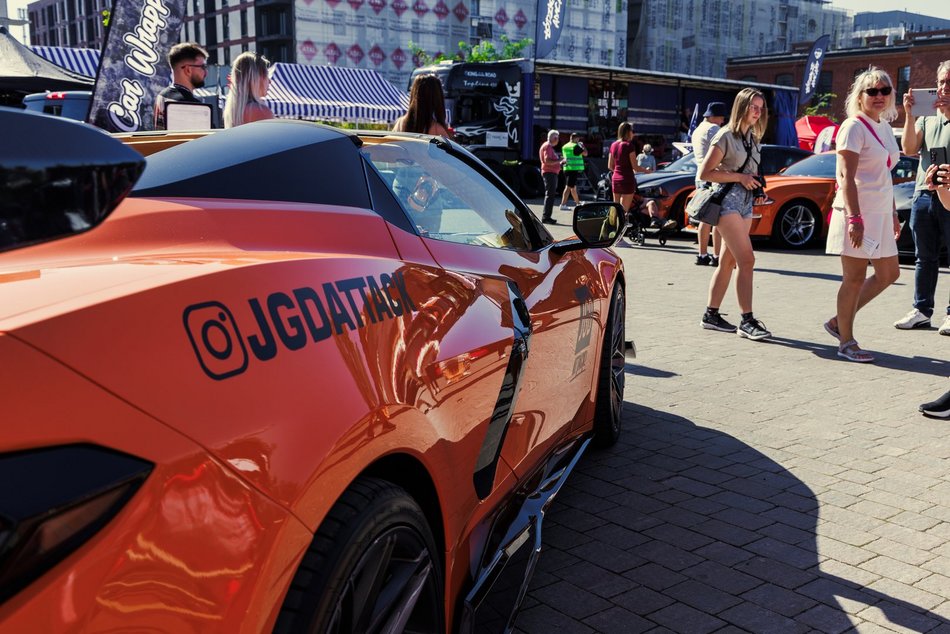 Łódź. Zlot amerykańskich samochodów w Łodzi. Prawdziwe perły motoryzacji