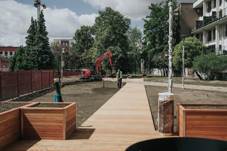 Łódź. Zielony skwer w centrum Łodzi rośnie w oczach! Jeszcze w sierpniu zakończą się prace