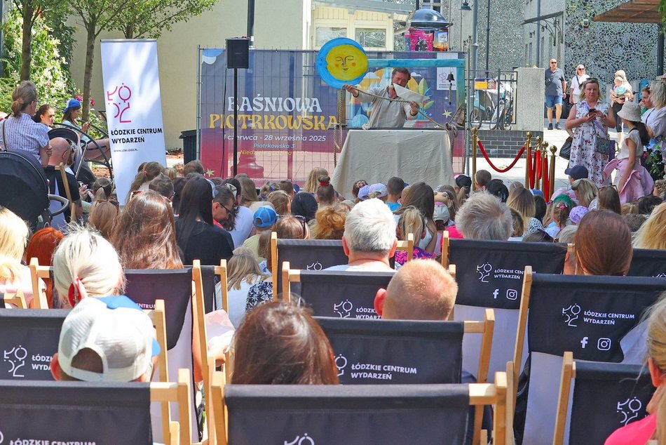 Łódź. Baśniowa Piotrkowska w Łodzi. Teatr Barnaby zachwycił dzieci!