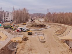 Łódź. Przedłużenie Kaczeńcowej w Łodzi. Nowe rondo przy Rąbieńskiej nabiera kształtów