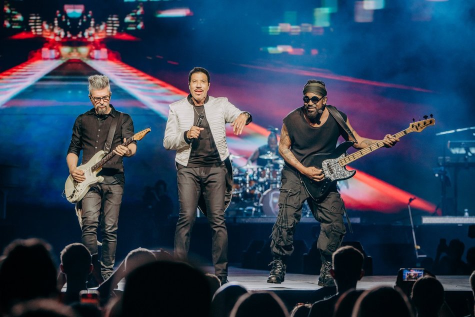 Łódź. Lionel Richie w Łodzi. Ponadczasowe hity porwały publiczność w Atlas Arenie