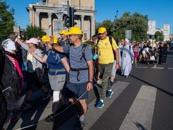 Łódź. Ruszyła 100. Piesza Pielgrzymka Łódzka na Jasną Górę. Maszeruje ponad 200 pątników!
